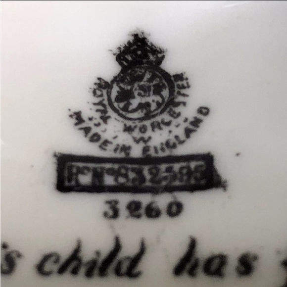 ⭐️Royal Worcester⭐️Porcelain Figurine - Picture 10 of 10